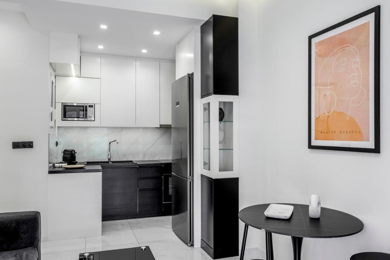Central 2Br Apartment In The Heart Of Athens Exterior photo